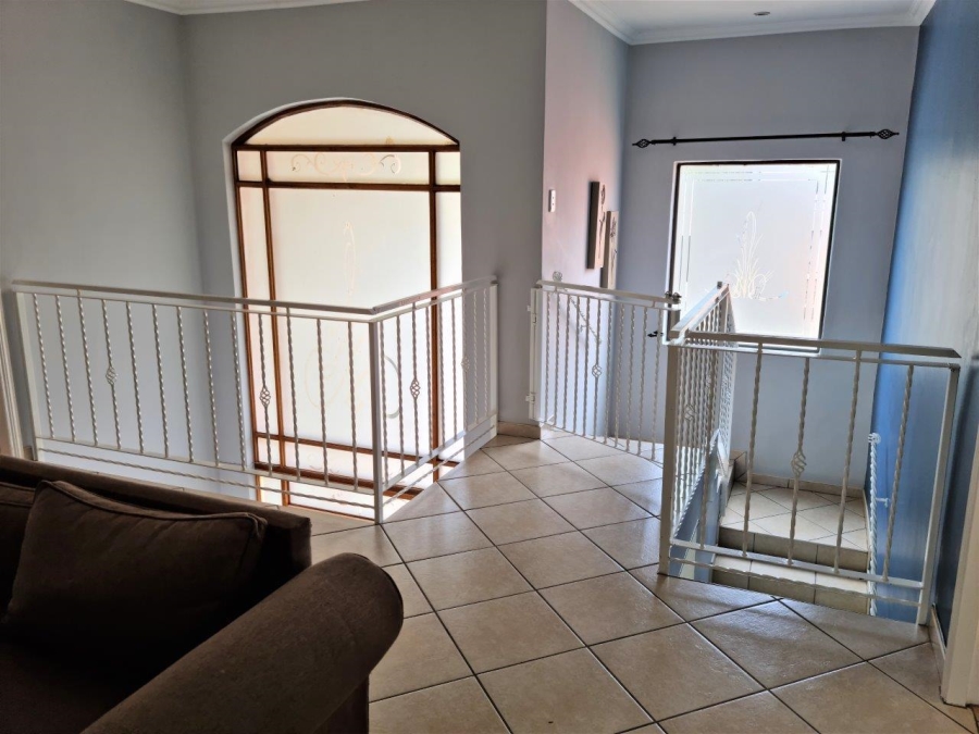 5 Bedroom Property for Sale in Melodie North West